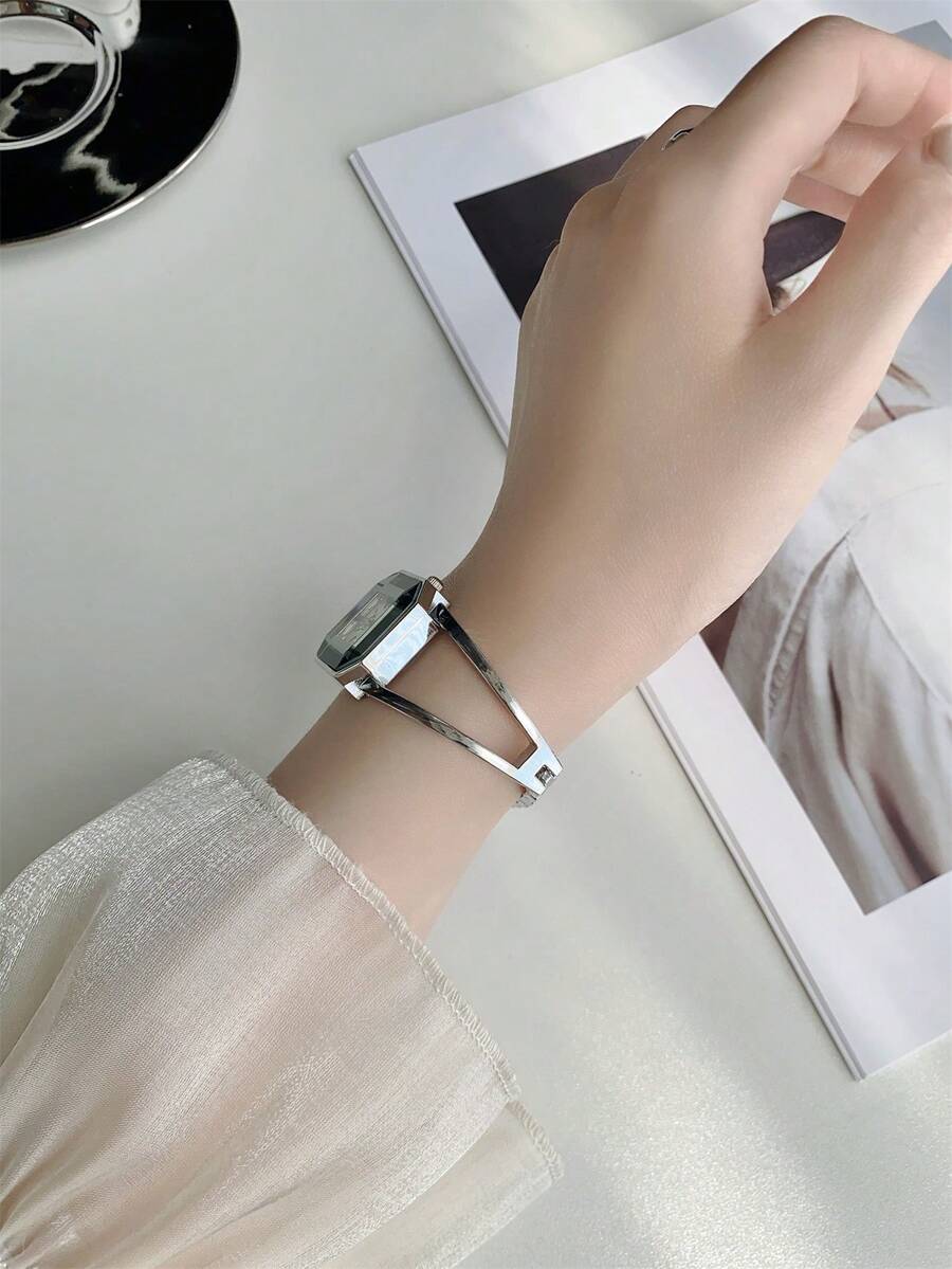 1pc Rose Gold Crystal Glass Dial Ladies Fashion Elegant Bracelet Watch Suitable for Daily Decoration